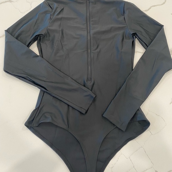 Nike Black Long Sleeve Bodysuit - Picture 2 of 7